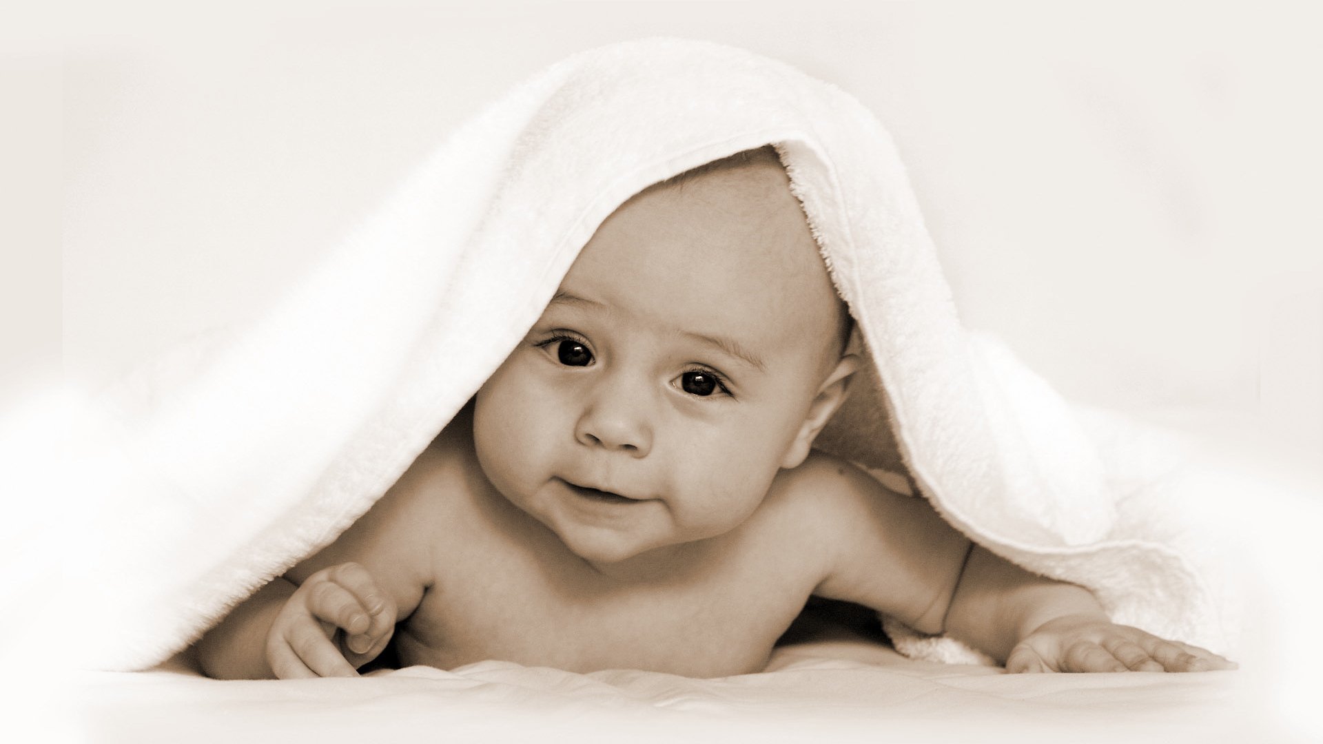 西安捐卵机构中心捐卵女孩面对宝宝的耳屎该如何清理？